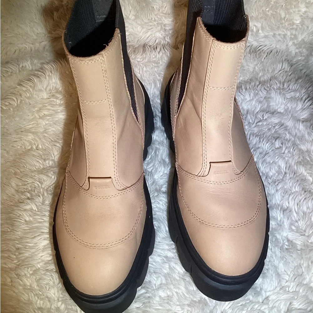 Sorrel caribou womens platform waterproof boots size 9